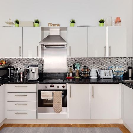 Two Double Bedroom Duplex Flat Londra Esterno foto