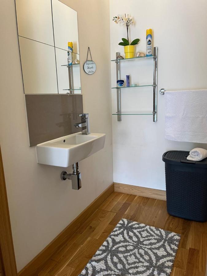 Two Double Bedroom Duplex Flat Londra Esterno foto